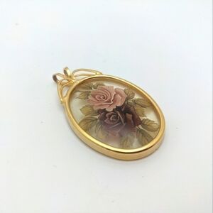 Gold Oval Pendant with Rose Bouquet Design